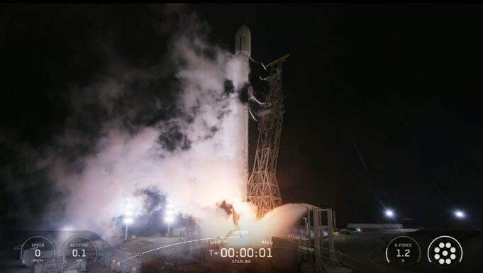 SpaceX從加利福尼亞推出了24個星條衛星。
