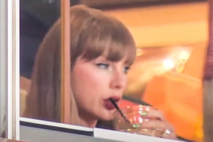 泰勒·斯威夫特(Taylor Swift)的訂婚戒指與特拉維斯·凱爾斯(Travis Kelce)進行了公開輸出 泰勒·斯威夫特(Taylor Swift)的訂婚戒指與特拉維斯·凱爾斯(Travis Kelce)進行了公開輸出