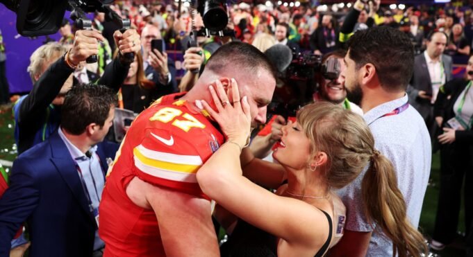 泰勒·斯威夫特(Taylor Swift)和特拉維斯·凱爾斯(Travis Kelce Soar)參與的機會 泰勒·斯威夫特(Taylor Swift)和特拉維斯·凱爾斯(Travis Kelce Soar)參與的機會