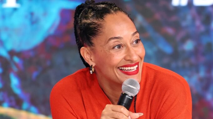 52歲的特蕾絲·埃利斯·羅斯(Tracee Ellis Ross)因其美麗的外表而受到讚譽:照片 52歲的特蕾絲·埃利斯·羅斯(Tracee Ellis Ross)因其美麗的外表而受到讚譽:照片