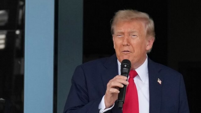 Trump-tiktok_082225_AP_Jacquelyn-Martin.jpg