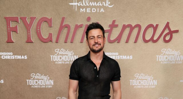 Tyler-Hynes-Hallmark-Trick.jpg
