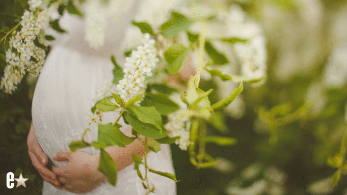 青少年媽媽明星等待結婚後的第三個嬰兒 青少年媽媽明星等待結婚後的第三個嬰兒