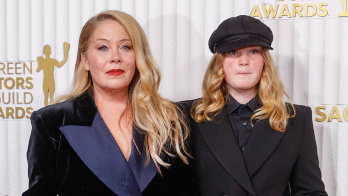 克里斯蒂娜·阿普爾蓋特(Christina Applegate)說,巴特爾夫人“破產” 克里斯蒂娜·阿普爾蓋特(Christina Applegate)說,巴特爾夫人“破產”