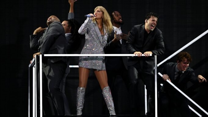 泰勒·斯威夫特（Taylor Swift）的備用舞者揚·拉夫尼克（Jan Ravnik）專業參加DWTS