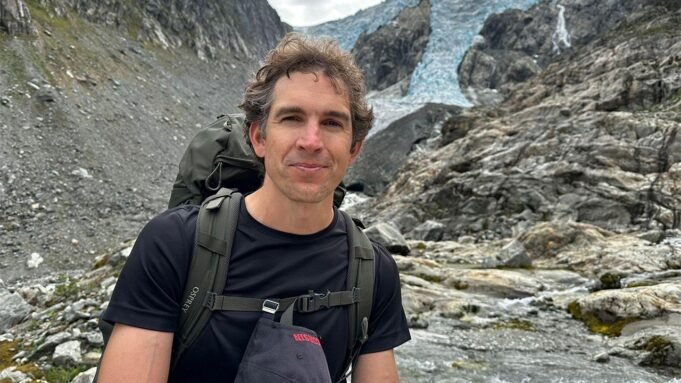 家人說,在背包旅行後,美國失踪的美國記者 家人說,在背包旅行後,美國失踪的美國記者