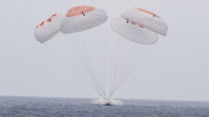 ISS任務後，太空先驅者與太平洋飛濺返回地球5個月
