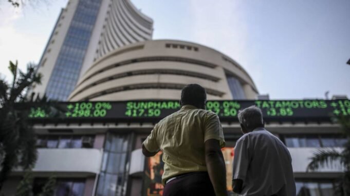 盧比首次違反了88分。 Sensex,Nifty坦克一周的2%|商業新聞 盧比首次違反了88分。 Sensex,Nifty坦克一周的2%|商業新聞