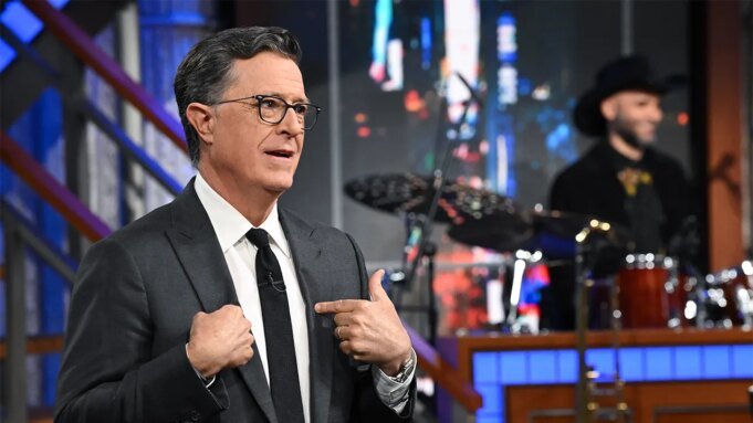 它讚揚內特·伯勒森（Nate Burleson），哥倫比亞廣播公司（CBS）主播，科爾伯特（Colbert）是一個“平等機會主義者”