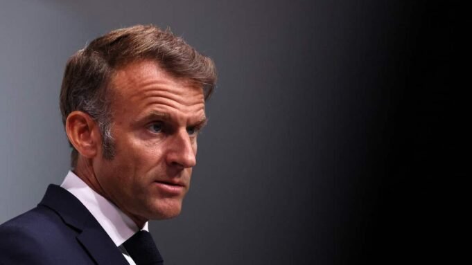 伊曼紐爾·馬克龍（Emanuel Macron）證實，儘管有預算危機，但他還是想“練習任務直到結束”