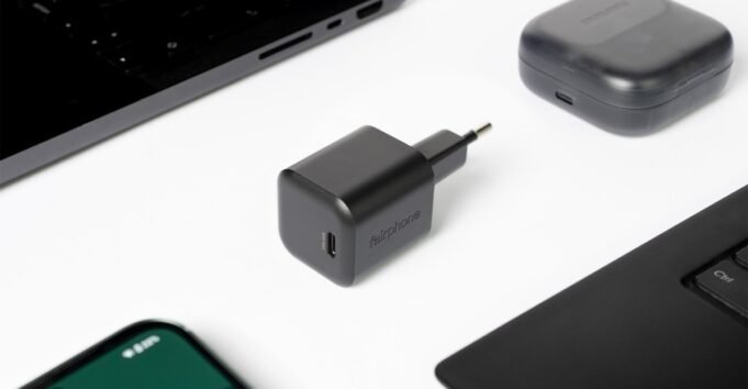 Fairphone的新電纜和充電器快速而粗糙 Fairphone的新電纜和充電器快速而粗糙