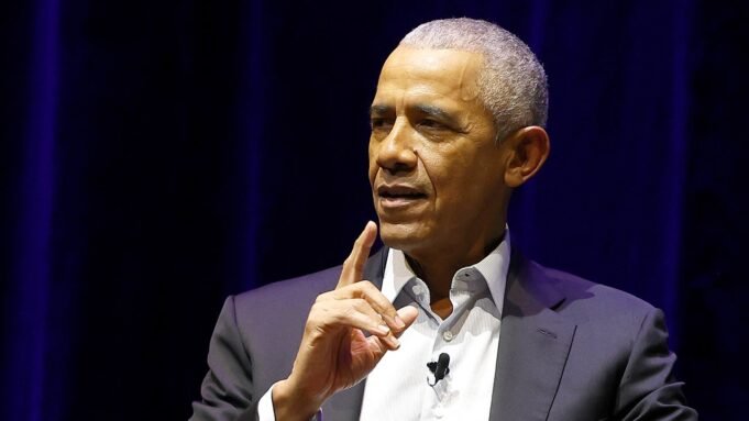 埃莉·克雷恩(Elie Crane)回應了關於合理價格法律的巴拉克·奧巴馬(Barrak Obama) 埃莉·克雷恩(Elie Crane)回應了關於合理價格法律的巴拉克·奧巴馬(Barrak Obama)