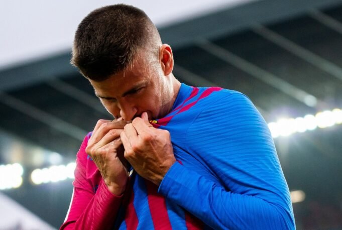 Pique Messi，Cristiano Ronaldo和Maradona離開了他的歷史：“非常特別……”