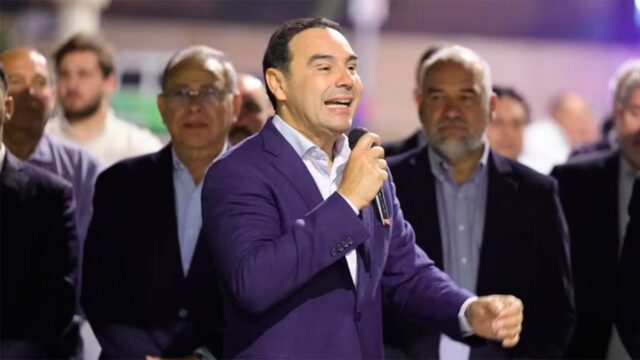 談論貸款時,Corrents統治者的一個有爭議的短語:“我們繼續尋找Knamesman” 談論貸款時,Corrents統治者的一個有爭議的短語:“我們繼續尋找Knamesman”