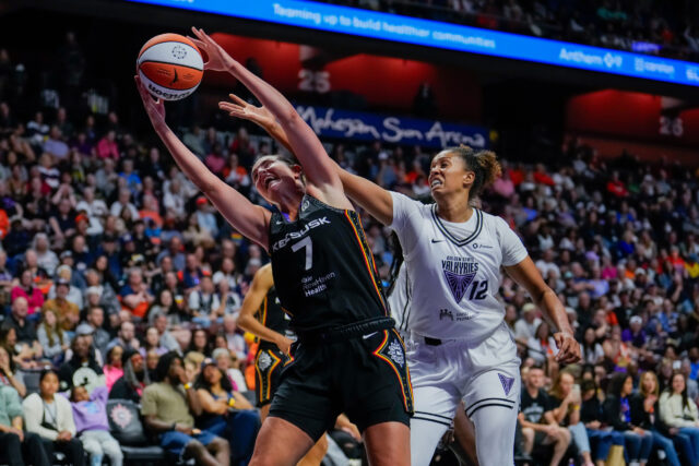 如何觀看康涅狄格州太陽與金州戀愛戀：溪流WNBA，開始時間，電視頻道
