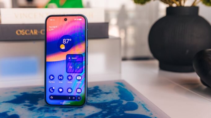 Google Pixel 10與三星Galaxy S25的比較