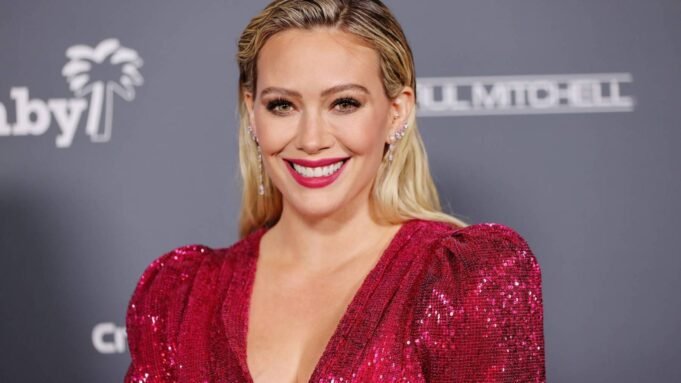 希拉里·達夫（Hilary Duff）慶祝“ metamorphoz”週年紀念