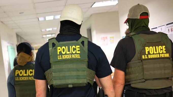 為什麼禁止面具只是對美國實施聯邦法律的另一項攻擊