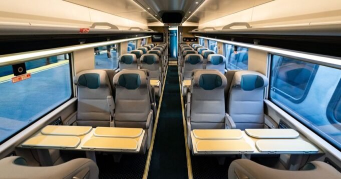 經過多年的延遲，Amtrak推出了新的高速ACELA火車
