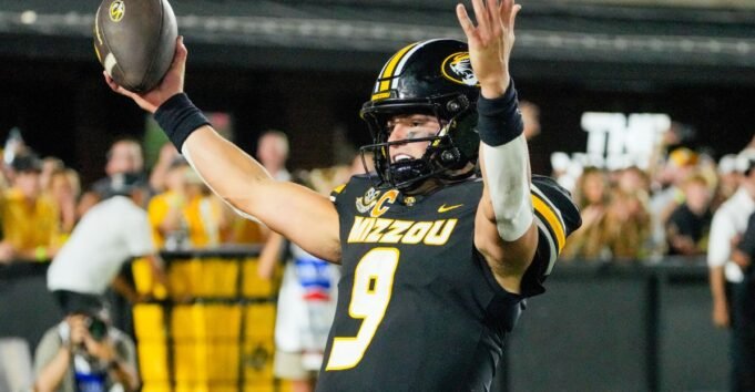 Mizzou Football:喝Pribula,犯罪在賽季開幕的勝利中閃耀 Mizzou Football:喝Pribula,犯罪在賽季開幕的勝利中閃耀