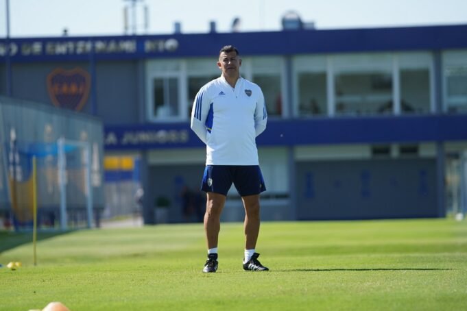 因為？ Jorge Almeiron Juniors Boca和Richm Boca可以舉行