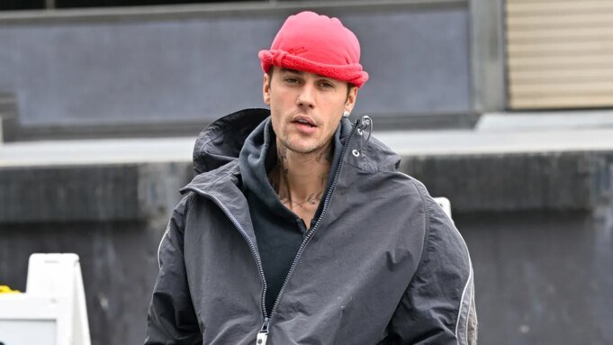 賈斯汀·比伯(Justin Bieber)參加了耶穌在Instagram Coptic出版的感謝 賈斯汀·比伯(Justin Bieber)參加了耶穌在Instagram Coptic出版的感謝