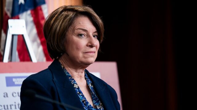 克洛布查（Klobuchar