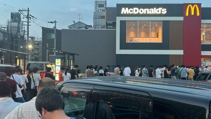 關於麥當勞競選活動帶來的浪費食物的爭議 關於麥當勞競選活動帶來的浪費食物的爭議