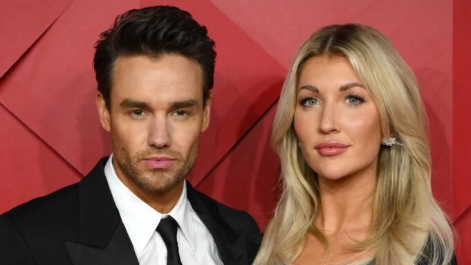 利亞姆·佩恩(Liam Payne)的GF出版物死後的第一天 利亞姆·佩恩(Liam Payne)的GF出版物死後的第一天
