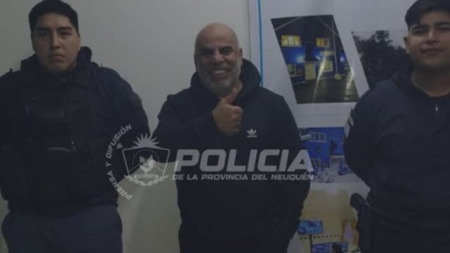 車臣薩納離開博卡足球委員會後遭受了搶劫 車臣薩納離開博卡足球委員會後遭受了搶劫
