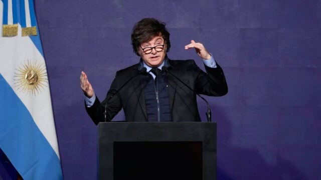 在拒絕代表中否決否決權之後:“國會被基爾奇(Kirchns)綁架。” 在拒絕代表中否決否決權之後:“國會被基爾奇(Kirchns)綁架。”