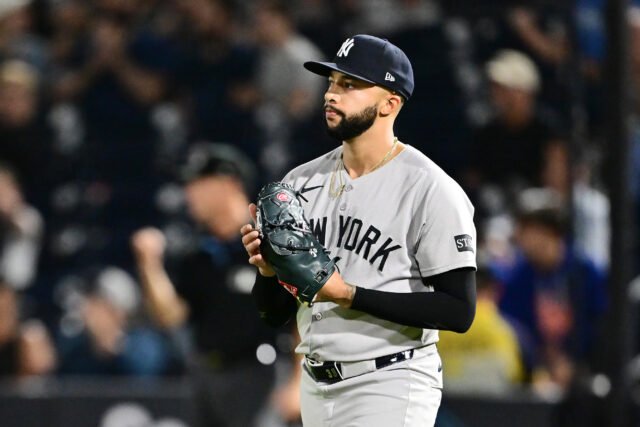 new-york-yankees-reliever-devin-williams.jpg