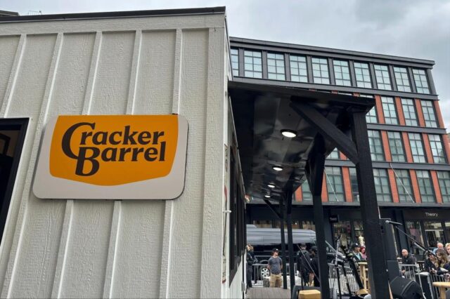 Cracker Barrel的營銷慘敗表明,投資者喚醒了一個巨大的風險因素 Cracker Barrel的營銷慘敗表明,投資者喚醒了一個巨大的風險因素