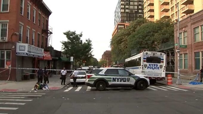 在布魯克林的一傢俱樂部槍擊事件3死了，8人受傷