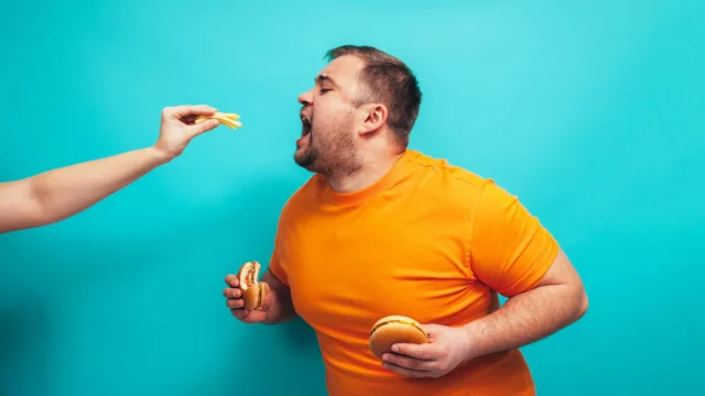 為什麼即使沒有額外卡路里的特殊加工食品也會給您脂肪嗎？