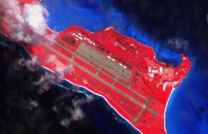衛星圖像顯示了特朗普如何使用偏遠的島嶼空軍基地警告伊朗
