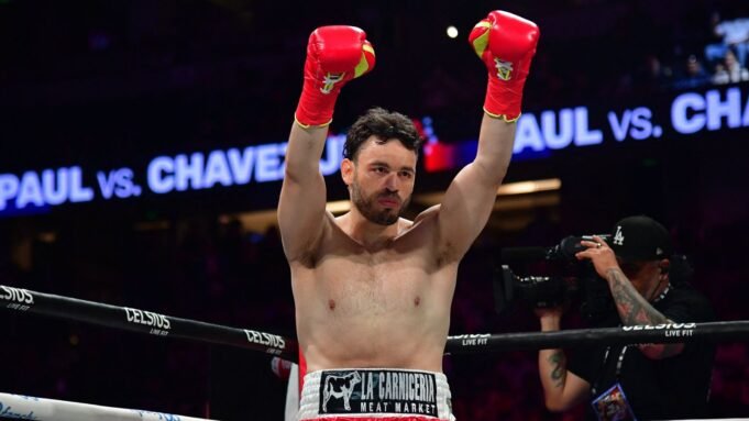 傳奇的拳擊手朱利奧·塞薩爾·查韋斯(Julio Cesar Chavez Jr.全球新聞 傳奇的拳擊手朱利奧·塞薩爾·查韋斯(Julio Cesar Chavez Jr.全球新聞