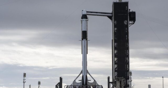 所有人都在登機，但是SpaceX也在周日還有另一個重大任務