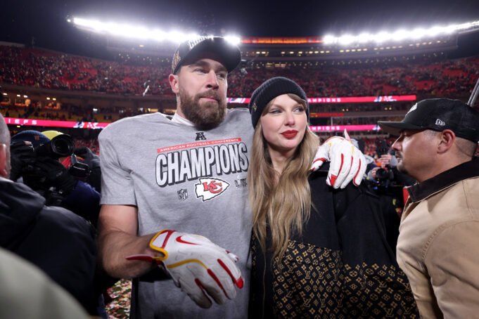 泰勒·斯威夫特(Taylor Swift)聲稱她可以在16個月內成為美國足球協會分析師 泰勒·斯威夫特(Taylor Swift)聲稱她可以在16個月內成為美國足球協會分析師