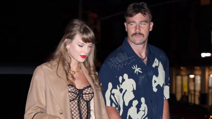 NFL明星特拉維斯·凱爾斯(Travis Kelce)說,泰勒·斯威夫特(Taylor Swift)的愛情故事是“有機的” NFL明星特拉維斯·凱爾斯(Travis Kelce)說,泰勒·斯威夫特(Taylor Swift)的愛情故事是“有機的”