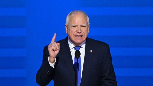 蒂姆·沃爾茲(Tim Walz)承認,明尼蘇達州的選民在政治上受到了副總裁的傷害 蒂姆·沃爾茲(Tim Walz)承認,明尼蘇達州的選民在政治上受到了副總裁的傷害