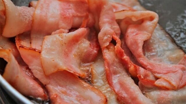tiras-bacon-o-tocino-527456-084250.jpg