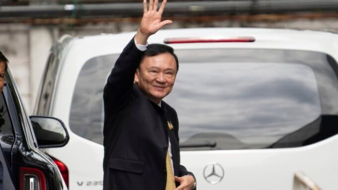 泰國法院以皇家誹謗的指控收購了前總理塔拉克因·辛納瓦特拉(NPR) 泰國法院以皇家誹謗的指控收購了前總理塔拉克因·辛納瓦特拉(NPR)