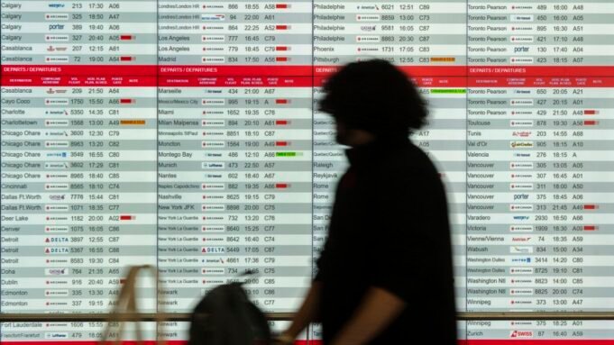 加拿大航空在空姐罷工時停止運營:NPR 加拿大航空在空姐罷工時停止運營:NPR