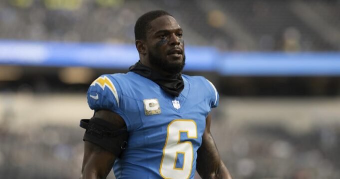 充電器丹澤爾·佩里曼（Denzel Perryman）在攻擊武器的情況下從監獄釋放