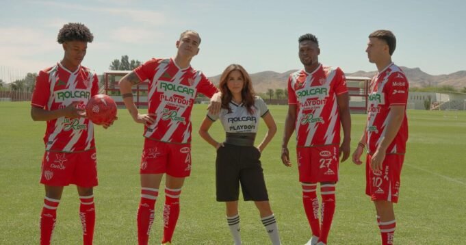 歡迎來到Eva Longoria’Wrexham’與’Nicoxa’一起