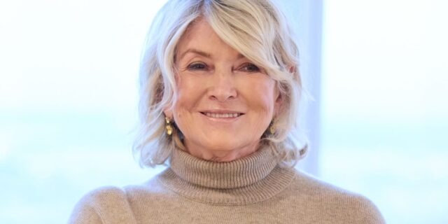 102725-martha-stewart-soc-d0c06e701e8d444dbf9d61f6c781a542.jpg