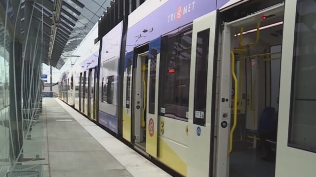 generic-trimet-max-train-04082024.jpg