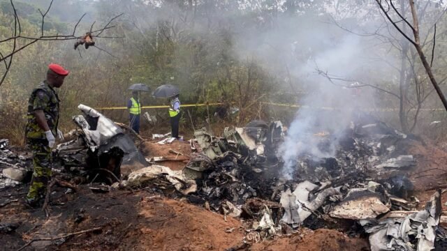 skynews-crash-kenya-aircraft_7064932.jpg