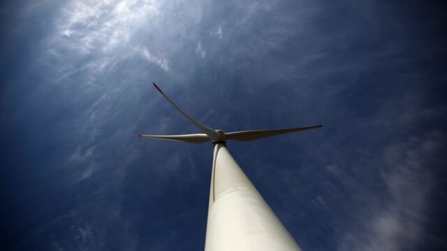 skynews-wind-turbine-china_7064149.jpg